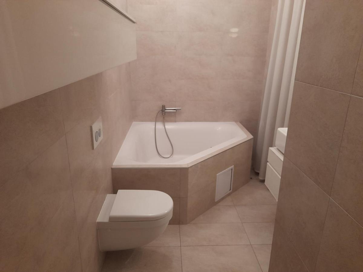 Beautiful Appartment In The Old Town Of Bratislava Esterno foto