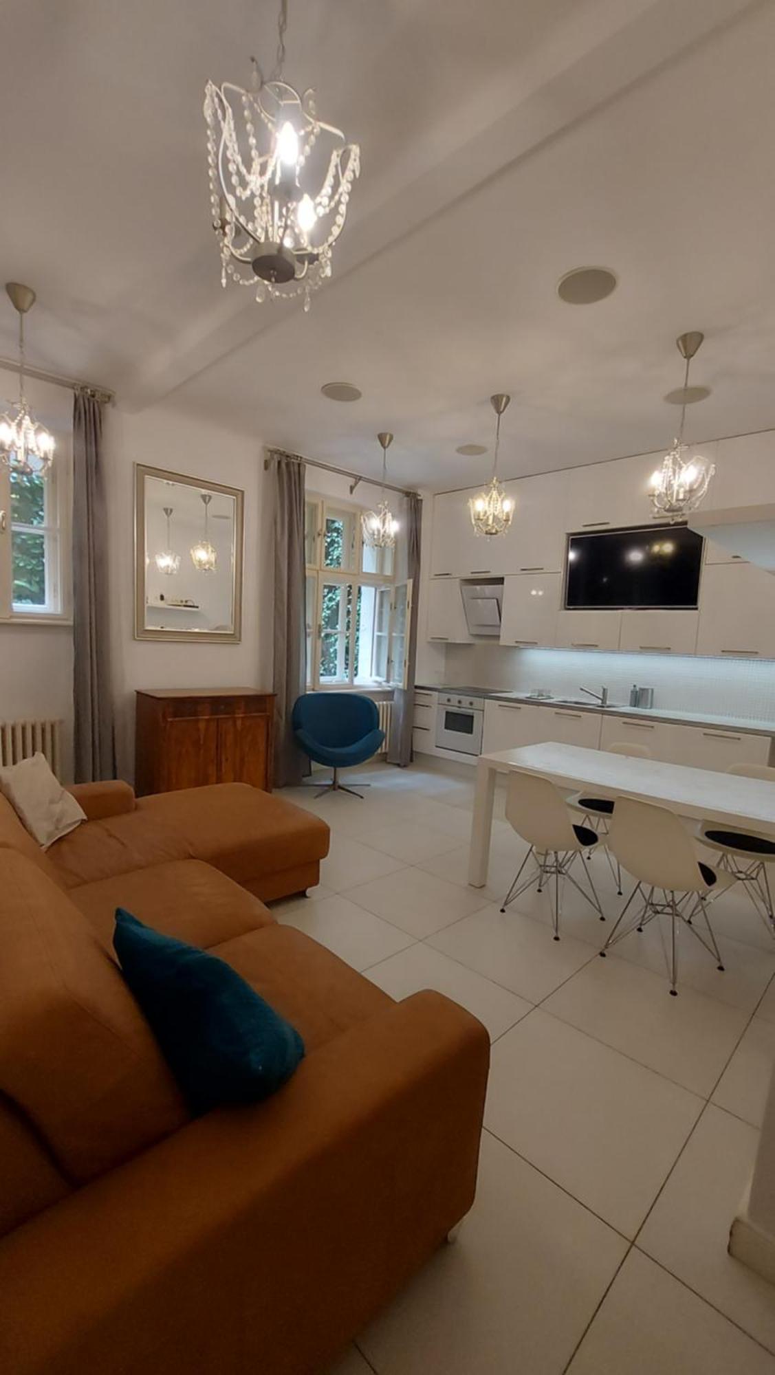 Beautiful Appartment In The Old Town Of Bratislava Esterno foto